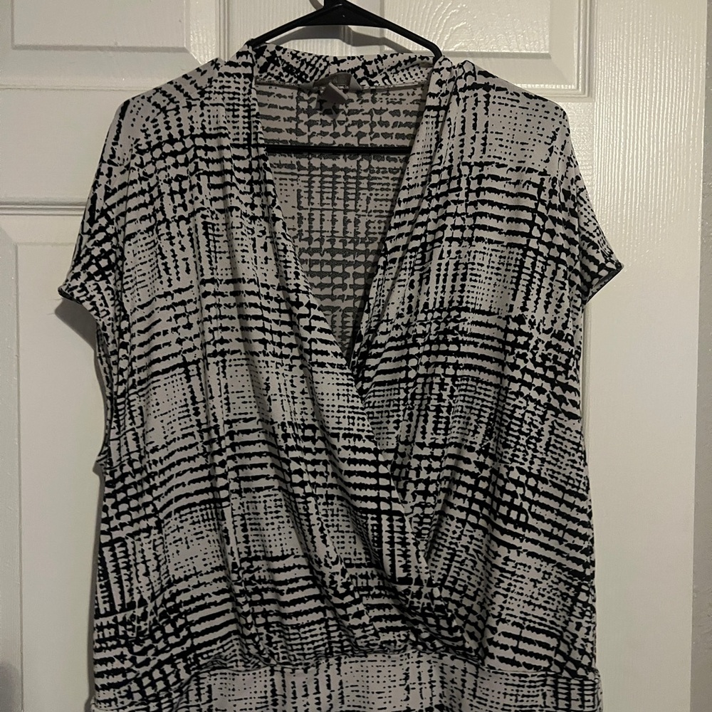 Stylish Black and White Women's Top